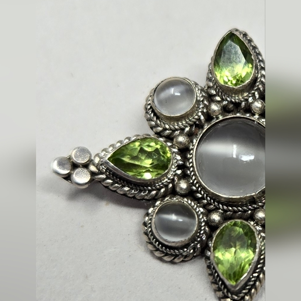Green Peridot Cabochon Moon Stone Womens Pendant Pin Brooch Sterling Silver - Picture 2 of 8